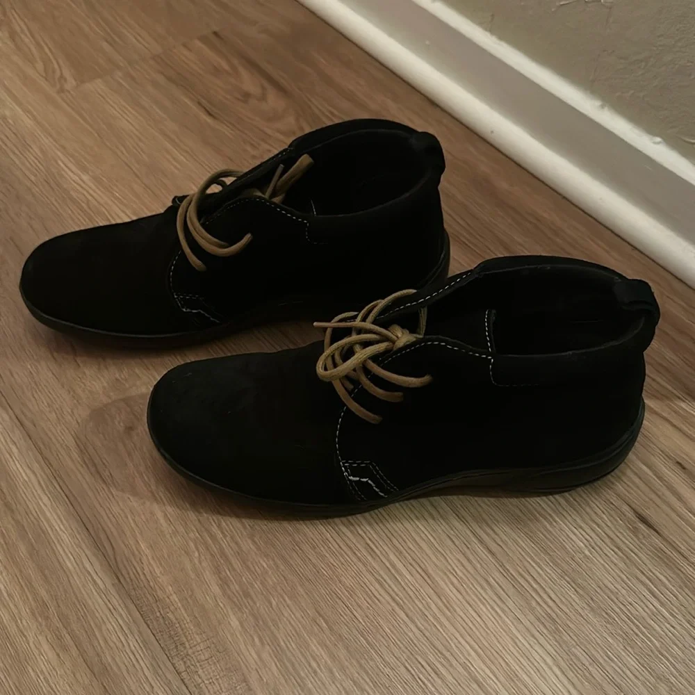 Andrea shoes, with cushion size 6 - Picture 1 of 4